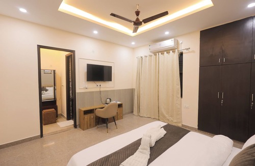 Vrindavan Hotel | Hotel Mango Tree, Vrindavan