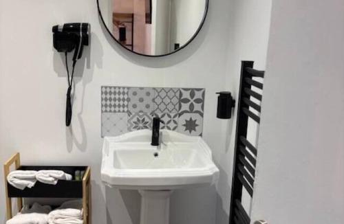 Prefecture Hotel | Hotel Manon