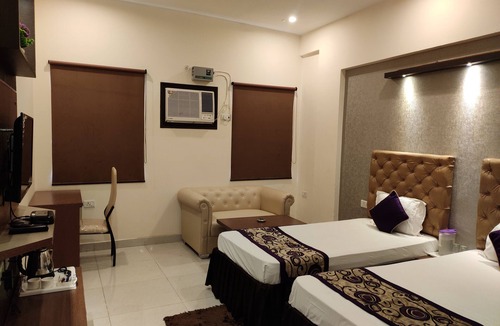 Lucknow Hotel | Hotel Maple Delite