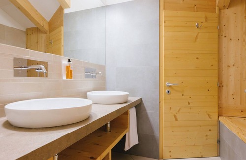 Campo Carlo Magno Hotel | Hotel Maribel