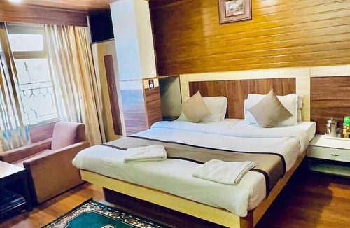 Darjeeling Hotel | HOTEL MARVEL INTERNATIONAL AND RESTURANT