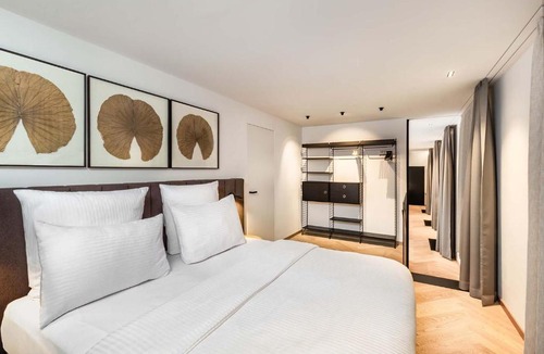 Innenstadt - Sankt Ulrich-Dom Hotel | Hotel Maximilian’s