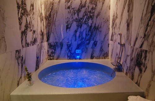 Saronno Hotel | Hotel Mealba Suite & Pool