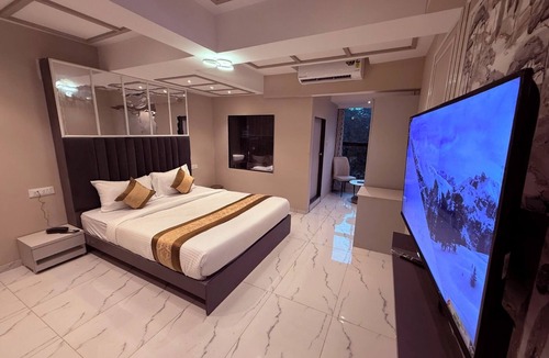 Thane West Cabin | Hotel Melody NX
