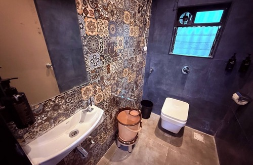 Thane West Cabin | Hotel Melody NX