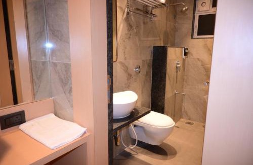Badlapur Hotel | Hotel Merrit