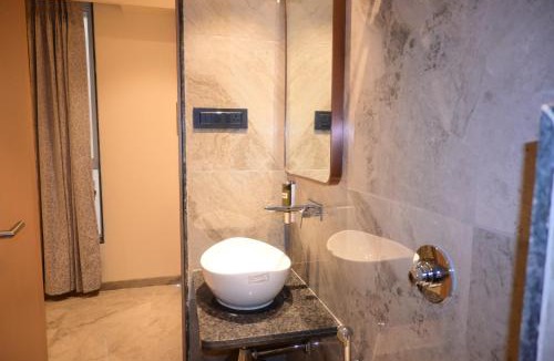 Badlapur Hotel | Hotel Merrit