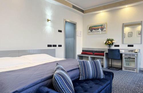 Rione San Maurizio Hotel | Hotel Michelangelo