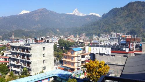 Pokhara Hotel | Hotel Middle Path & Spa