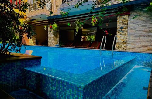 Pokhara Hotel | Hotel Middle Path & Spa