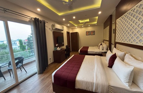 Dehradun Hotel | Hotel MJ Ghai Residency