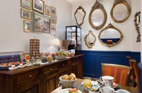 9th Arrondissement Hotel | Hotel Mogador