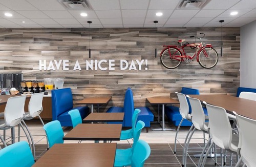 Florida Center Hotel | Hotel Monreale Express International Drive Orlando