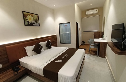 Malad West Hotel | Hotel Moon Lite Residency Marve Malad