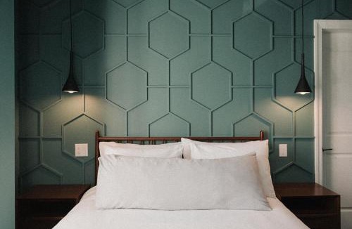 Chilliwack Proper Village West Hotel | Hotel Morado
