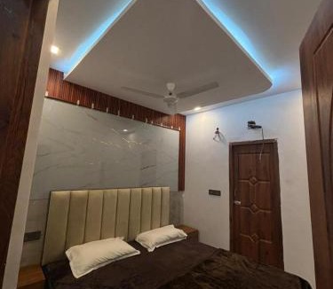 Bareilly Hotel | Hotel MV Crown