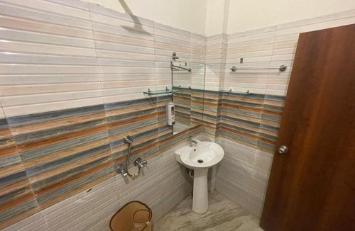 Orai Hotel | Hotel narayan inn