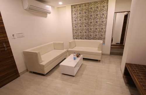 Kota Hotel | Hotel Narayanam