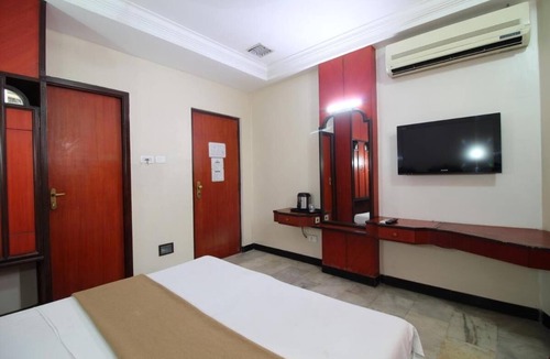Gopalapuram Hotel | Hotel Naveen