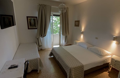 Marina di Pietrasanta Hotel | Hotel Naviglio