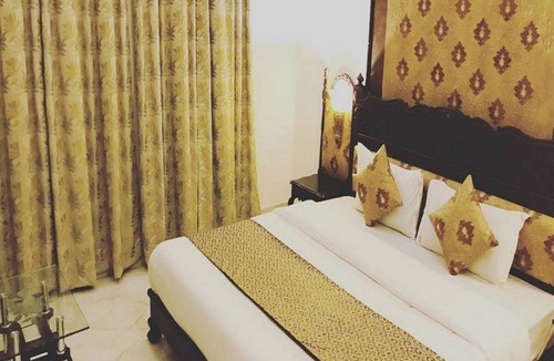 Kota Hotel | Hotel Navrang