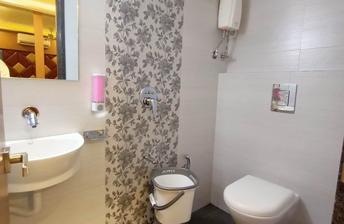 Borivali East Hotel | Hotel Nice Stay