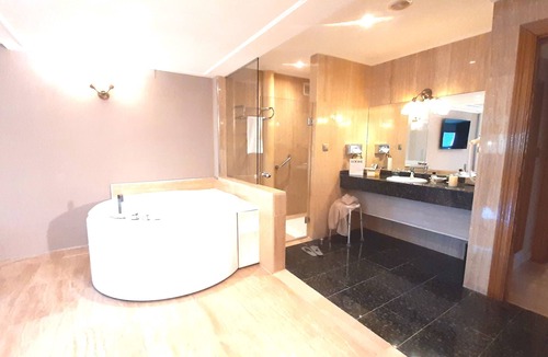 Maliano Hotel | Hotel Nueva Plaza