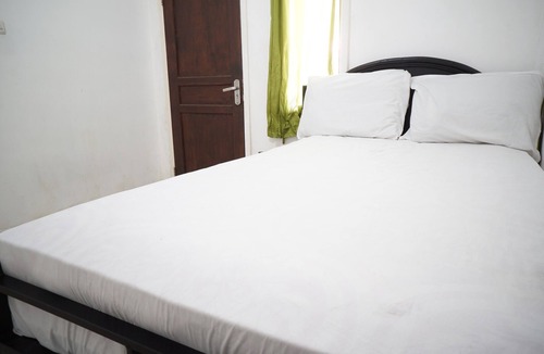 Gresik Hotel | Hotel O Aero Kost Bu Lisa Syariah Near Pasar Tradisional Lawang