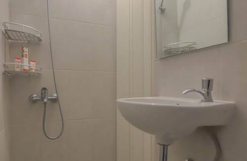 Old Jakarta Hotel | Hotel O Balcon Biru
