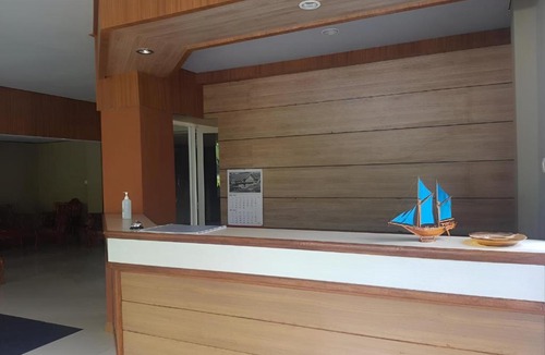 Mamuju Hotel | Hotel O Emmy Homestay Syariah