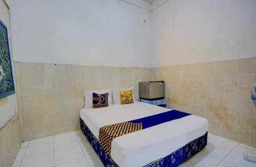 Gresik Hotel | Hotel O Homestay Kedamean