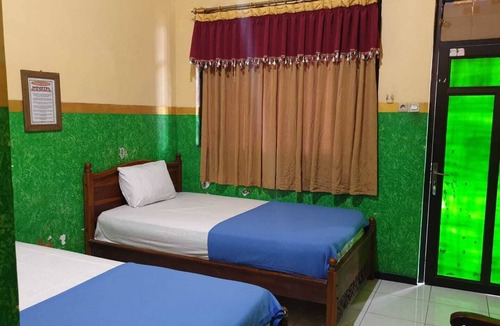 Probolinggo Hotel | Hotel O Houstel Darma Syariah