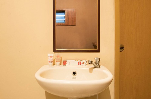 Tangerang Hotel | Hotel O near Summarecon Mall Serpong formerly Gemilang Guesthouse