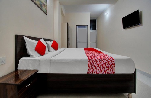 Malviya Nagar Hotel | Hotel O Shree Shyam Palace