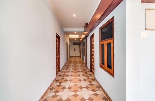 Gomti Nagar Hotel | Hotel O The Velvet Chinhat Tiraha
