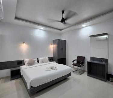 Solapur Hotel | Hotel Oberon