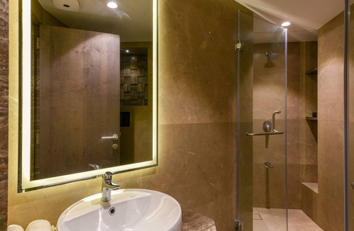 Girgaon Hotel | Hotel Orient Regency