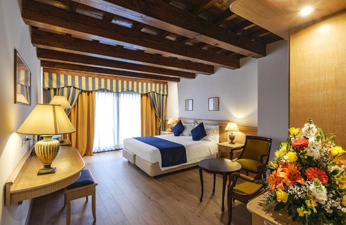 Ferrara Historic Centre Hotel | Hotel Orologio