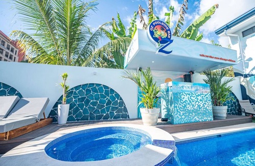 Jaco Villa | Hotel Oz Bachelor Pad Poolside Bar