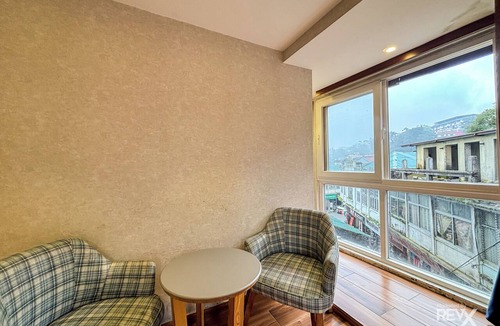 The Mall Road Hotel | Hotel Park Wood - Mall Road
