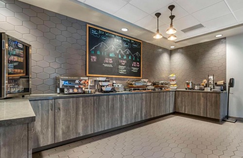 Century West Hotel | Hotel Peppertree Bend, BW Premier Collection