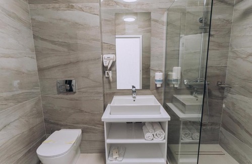 Sinmartin Hotel | Hotel Perla