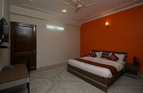 Sector 27 Bed & Breakfast | Hotel Petals Elite 2