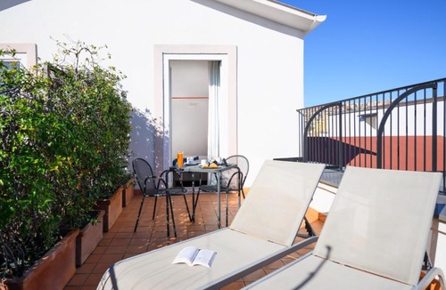 Historical Center Hotel | Hotel Piazza Bellini & Apartments