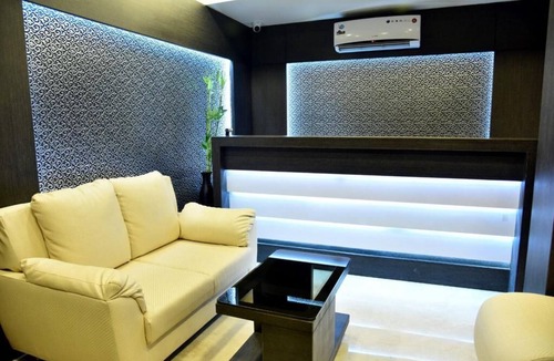 Thousand Lights Hotel | Hotel Pine Tree