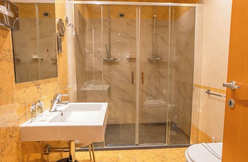 Rigutino Hotel | HOTEL PLANET INTERNATIONAL