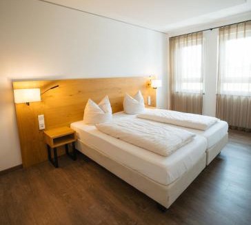Dachau District Hotel | Hotel Poellners 20 min von München Hbf
