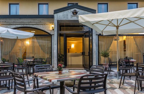 Dossobuono Hotel | Hotel Postumia
