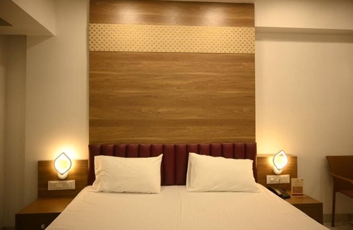 Daund Hotel | HOTEL PRIME SQUARE