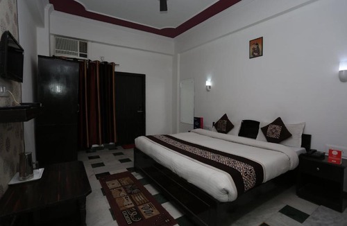 Basai Hotel | Hotel Priya